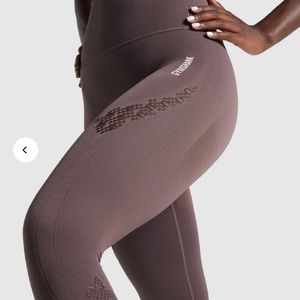 ENERGY SEAMLESS CROPPED LEGGINGS